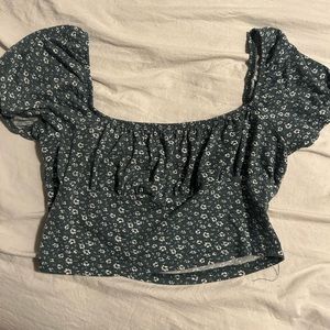 Very soft crop top from SHEIN. It was only worn once and is freshly washed!